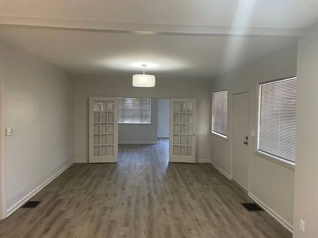 Building Photo - Fully Renovated Home For Rent