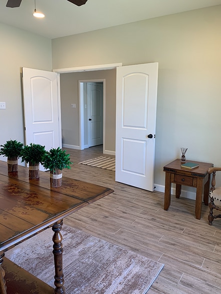 Building Photo - 1312 Solomon Ln