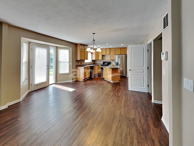 Building Photo - 6694 Waverly Park