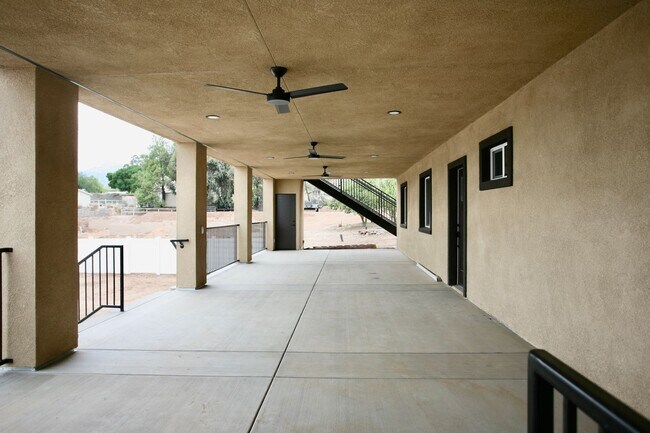 Building Photo - Valle Caballo Ln
