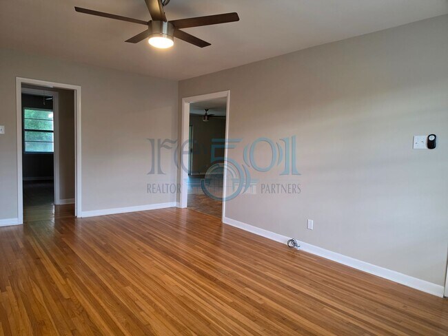 Building Photo - 6601 Blue Bird Dr