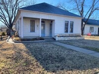 Building Photo - FOR LEASE!!