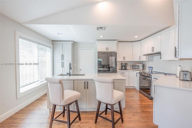 Building Photo - 2675 Oak Park Cir