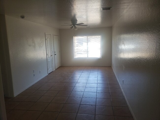 Building Photo - N Sunshine Blvd