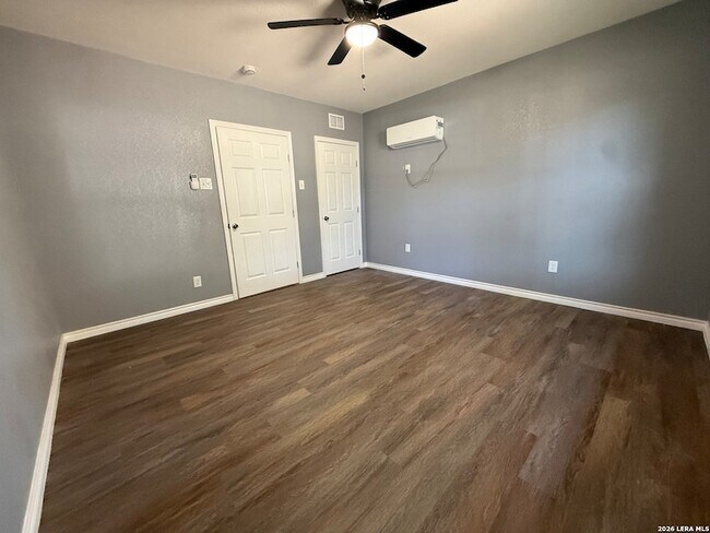 Building Photo - 3730 La Sabre Dr