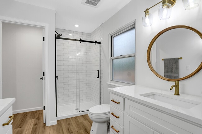 Master Bathroom - 12931 Barbezieux Dr