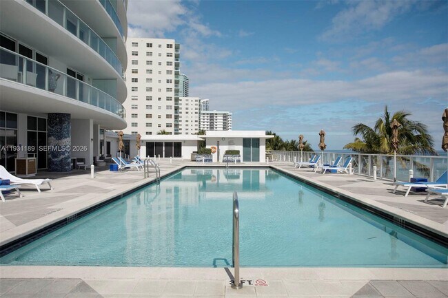 Building Photo - 3951 S Ocean Dr