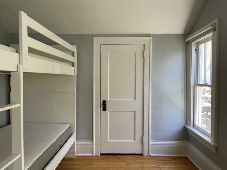 Bedroom 2 (Bunk Bed could stay, be divided between 2 bedrooms or removed) - 5025 York Ave S