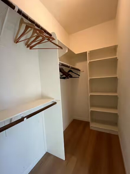 Building Photo - 3005 E Hopkins St