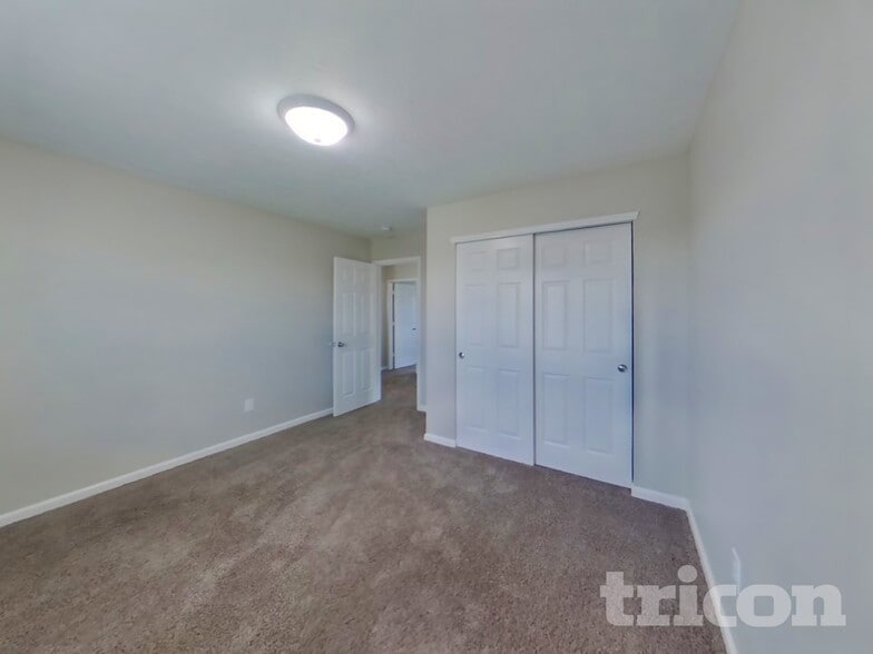 Building Photo - 2252 Silver Spoon Dr