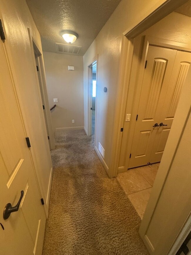 Building Photo - Millcreek Springs Townhome