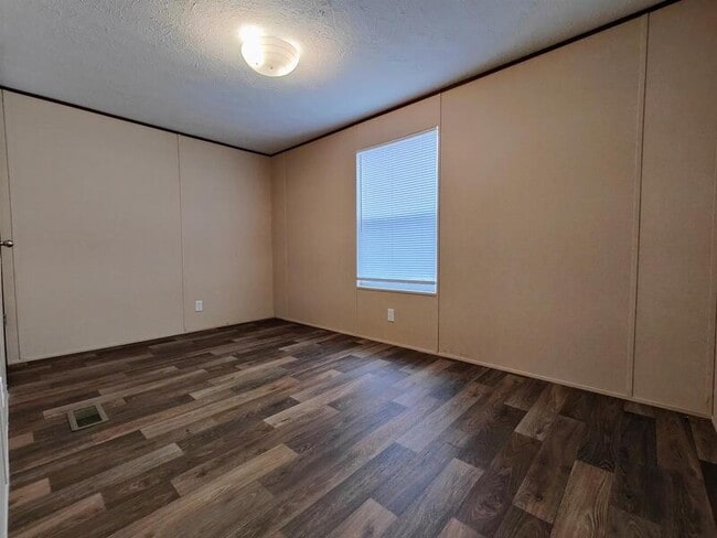 Building Photo - 309 W Tower Ln