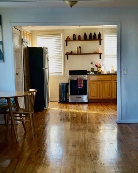 Building Photo - 119 Columbia St