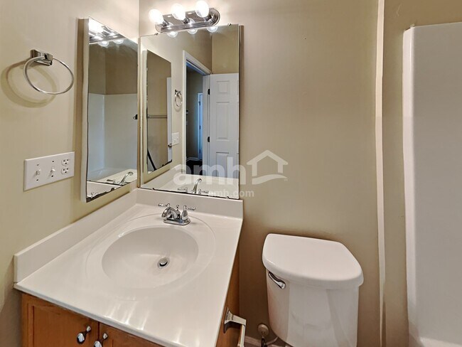 Building Photo - 116 Brewster Ct