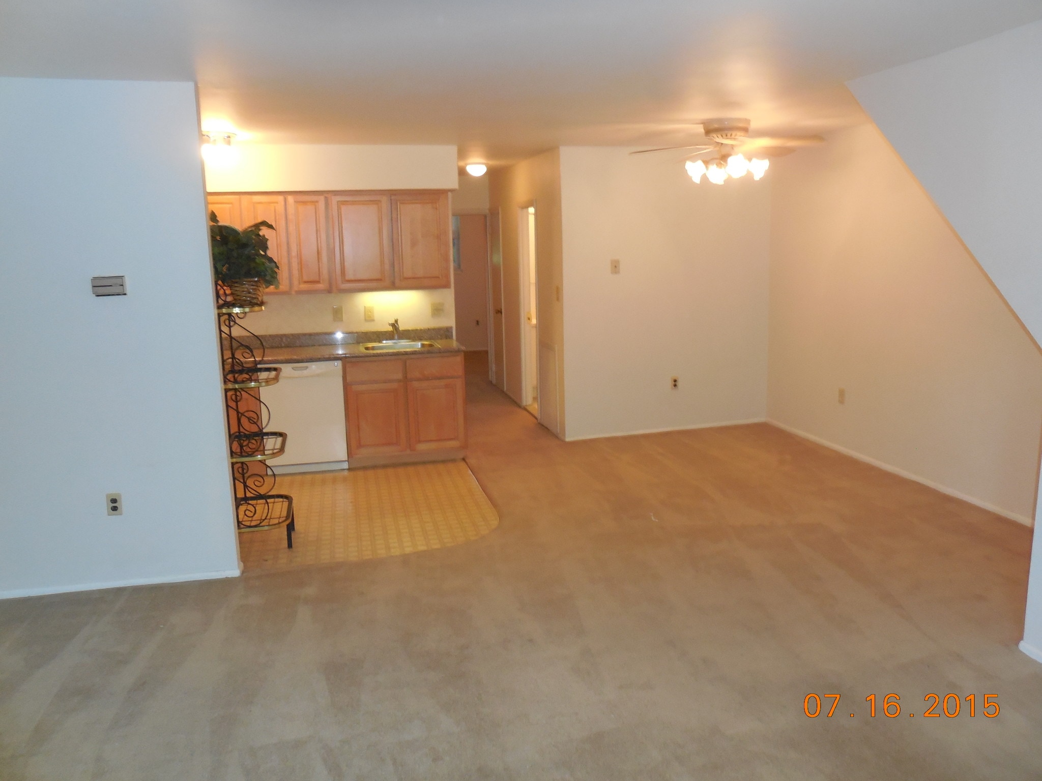 kitchn and dining nook - 289 Greenough St