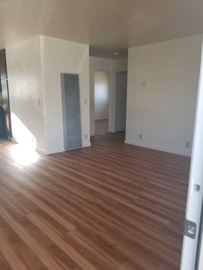 Building Photo - 18754 Eisenhower St