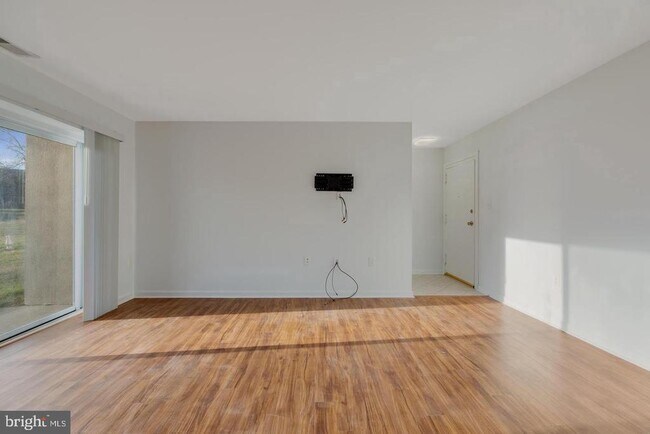 Building Photo - 350 Gatewater Ct