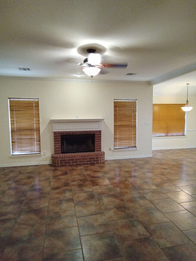 Building Photo - North Bossier