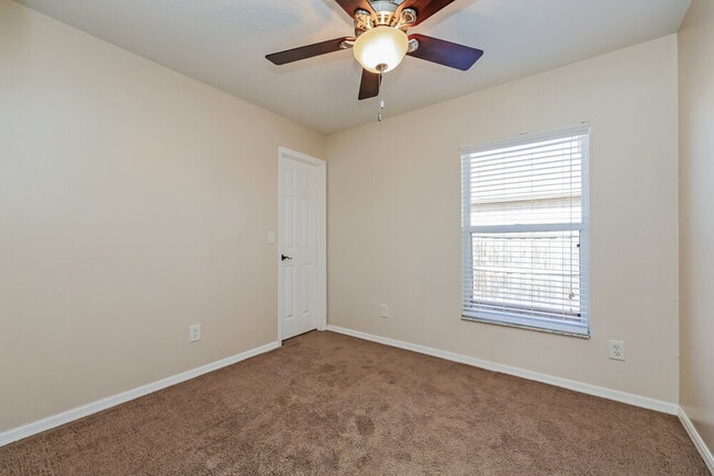 Building Photo - 538 Beth Ann St