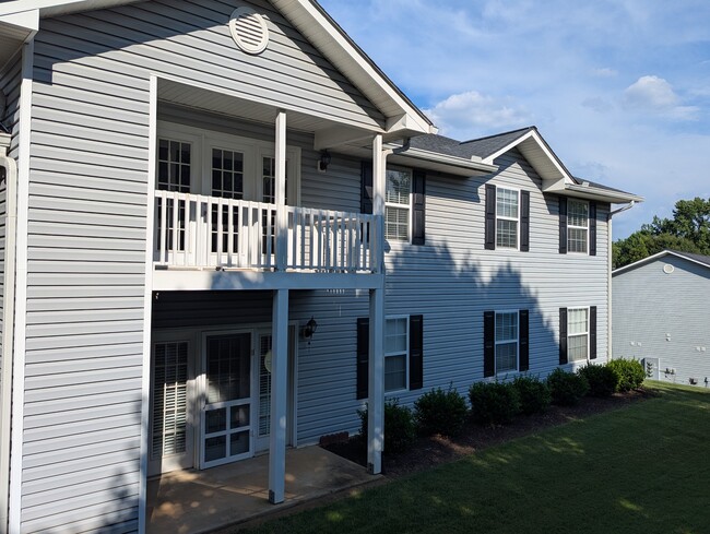 Building Photo - 806 Pelham Square Way