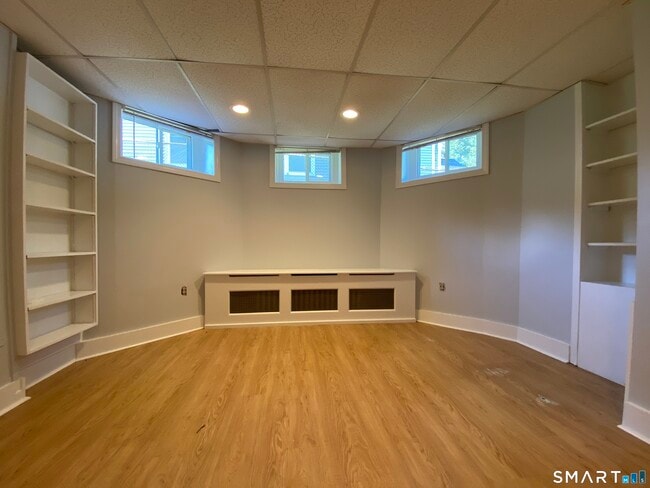 Building Photo - 239 Edwards St