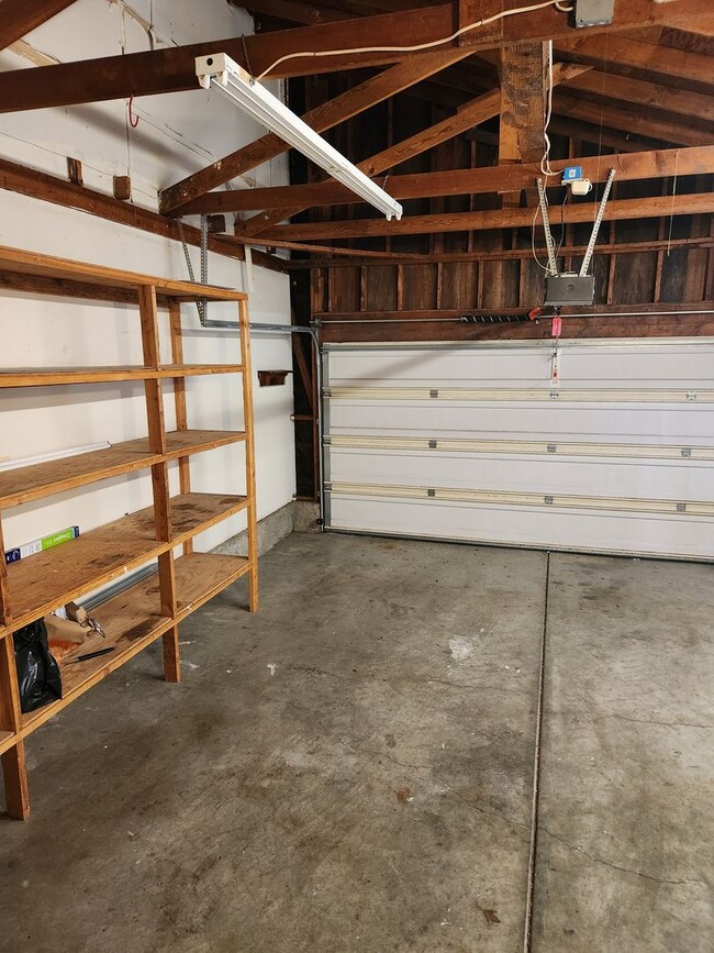 Building Photo - Rincon Valley 4 Bedroom, 2 Bathrooms w/Pool Great Santa Rosa Neighborhood