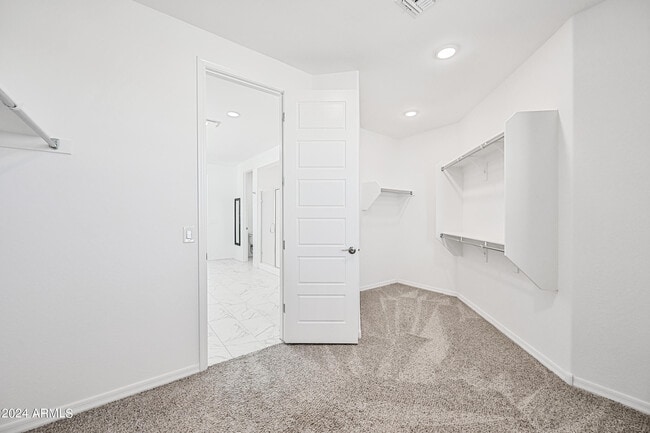 Building Photo - 14049 W Desert Hollow Dr