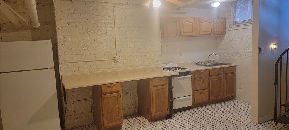 Kitchen - 6008 8th Ave