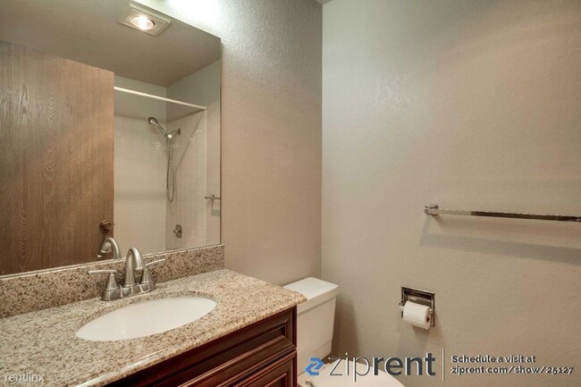 Building Photo - 2 br, 2 bath Condo - 8006 146th Avenue Nor...