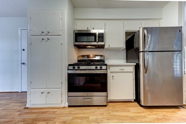 Building Photo - 7115 Drowsy Pine Dr