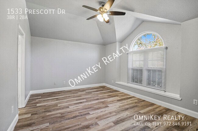 Building Photo - 1533 Prescott Dr