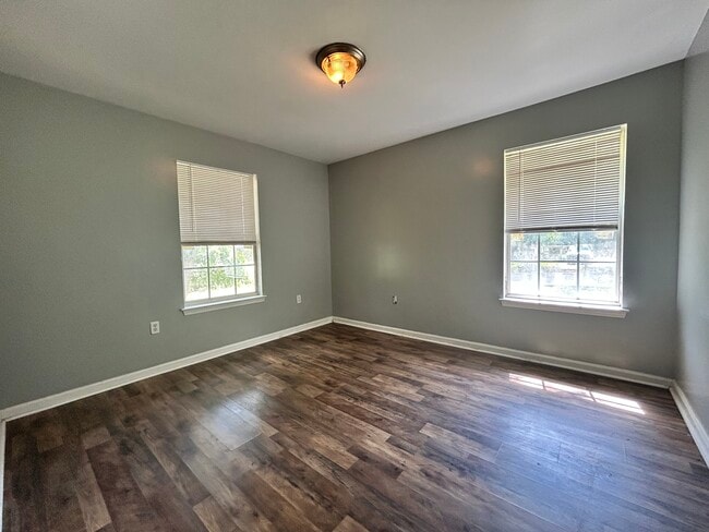 Building Photo - 124 30th 1/2