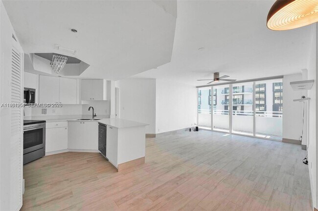 Building Photo - 8911 Collins Ave