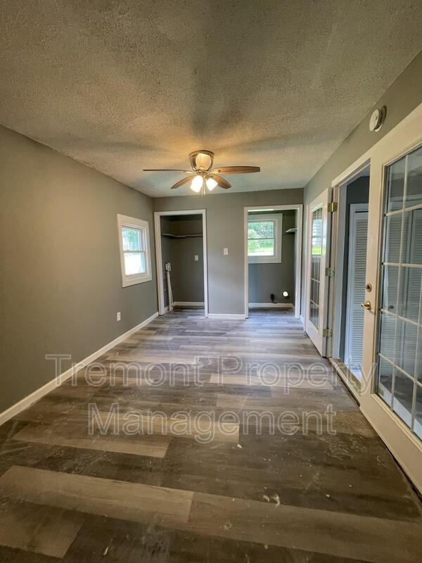 Building Photo - 1204 Wheeler Ave