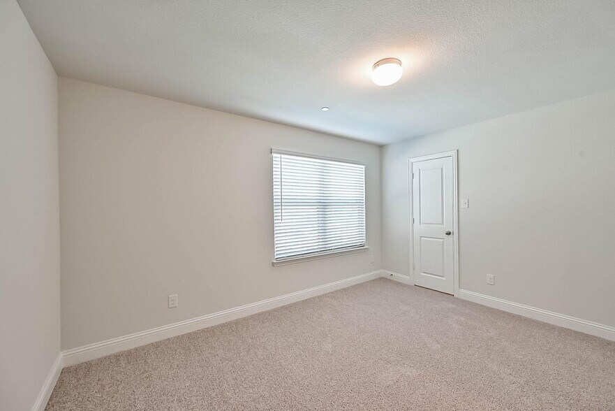 Building Photo - 4260 Mingo Dr