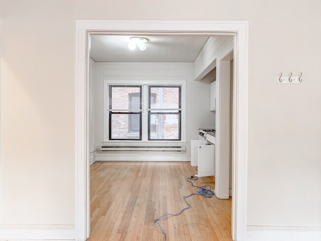 Building Photo - 1031 Dempster St