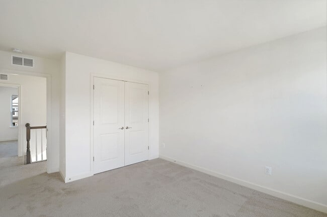 Building Photo - 30 Jeanette Ct