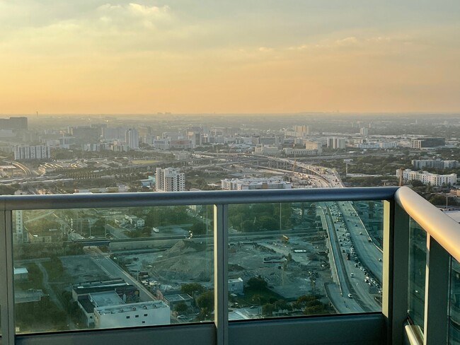 Building Photo - 900 Biscayne Blvd