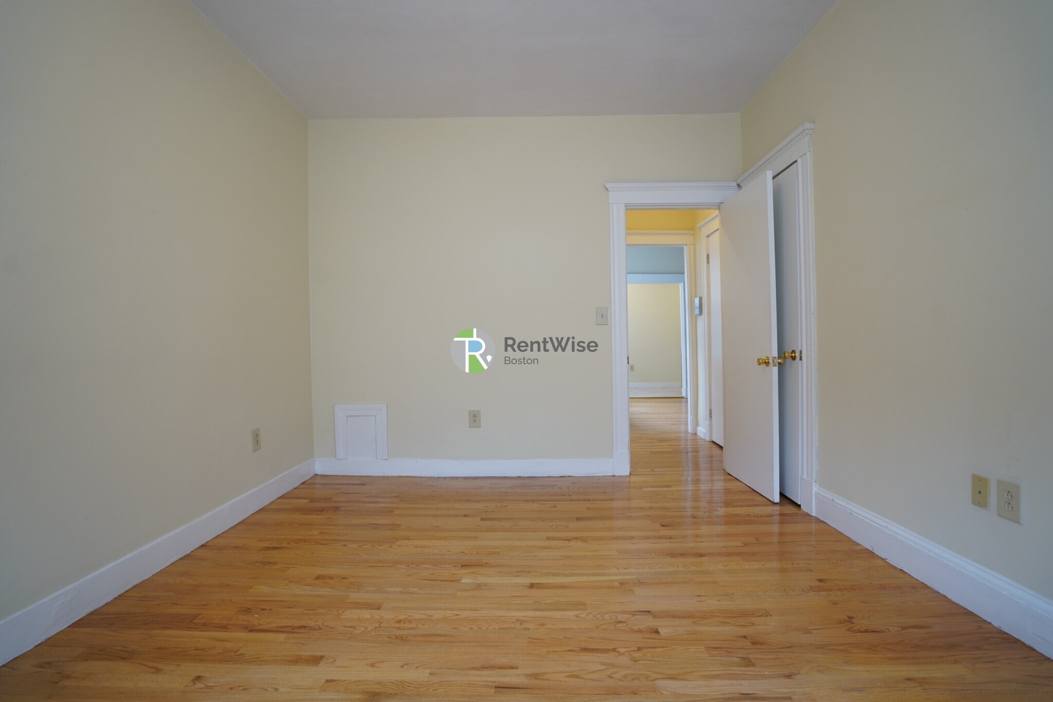 Building Photo - 236 Kelton St