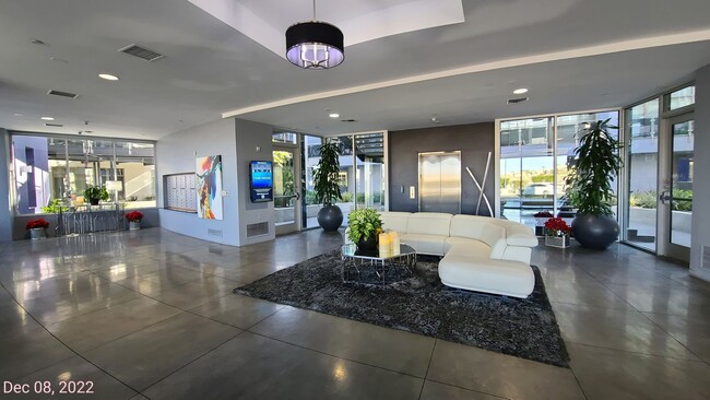 Building Photo - 2 Bedroom Condo located in Park House.
