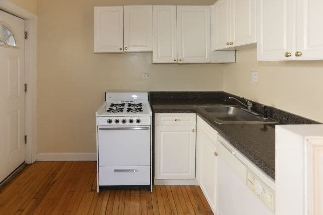 Building Photo - 3729.5 N Pine Grove Ave