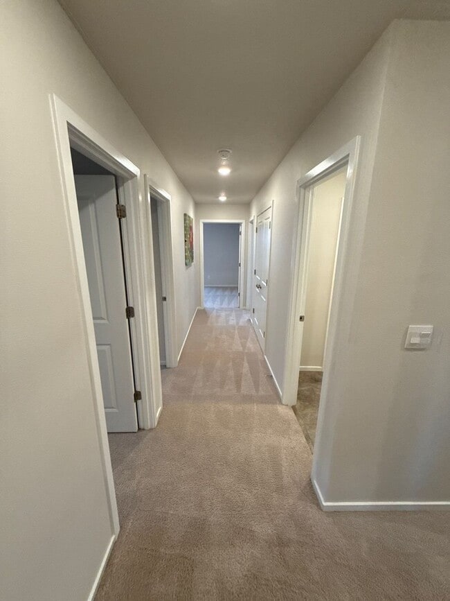 Building Photo - 4770 Daiquiri Ave NE