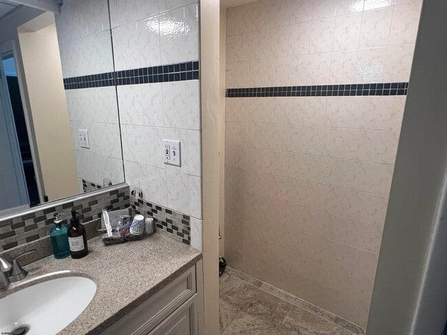 Building Photo - 239 N Derby Ave