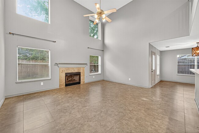 Building Photo - 14762 Country Rose Ln