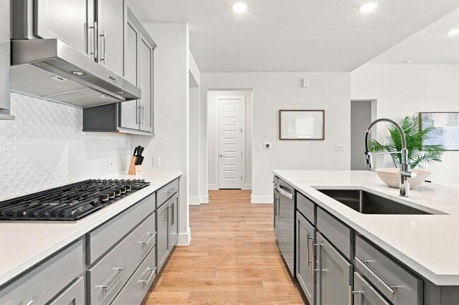 Building Photo - 9608 Hamadryas Dr