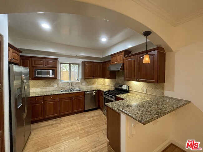 Building Photo - 1511 Camden Ave