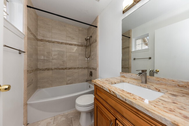 Building Photo - 38391 Churchill Ln