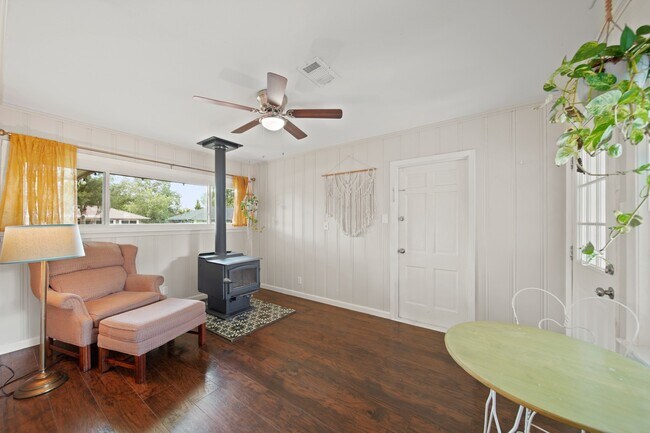 Building Photo - 5411 Meadow Creek Ln