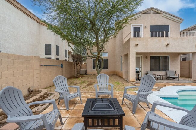 Building Photo - 13682 W Desert Flower Dr