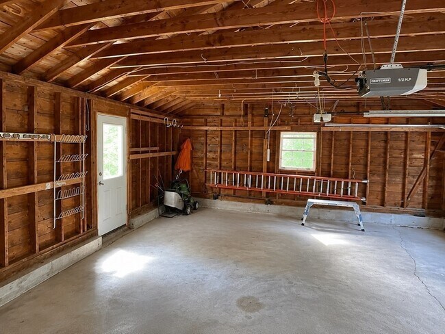 Building Photo - 39 Anson Rd